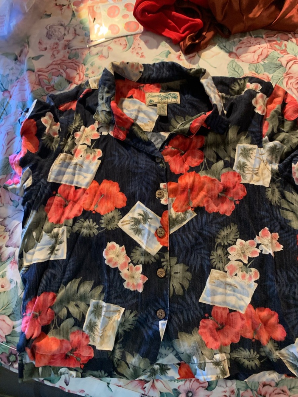 Havana Jacks Cafe Hawaiian Floral Button-Up Shirt  Navy with Red  X-Large